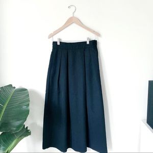 FAB vintage black midi skirt with POCKETS!!
